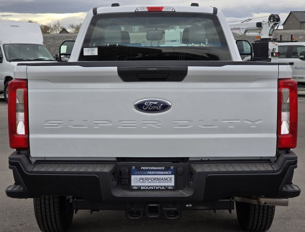New 2026 Oxford White Ford XL image 23