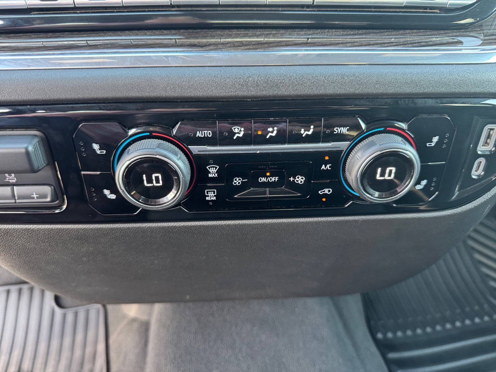 Used 2024 Summit White Chevrolet LT image 15