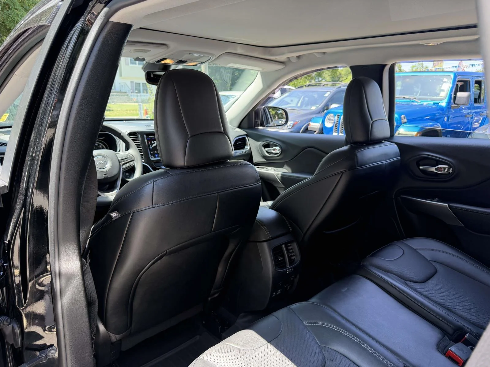 Used 2022 Black Jeep Limited image 16