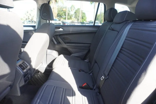 Used 2022 GRAY Volkswagen S image 34