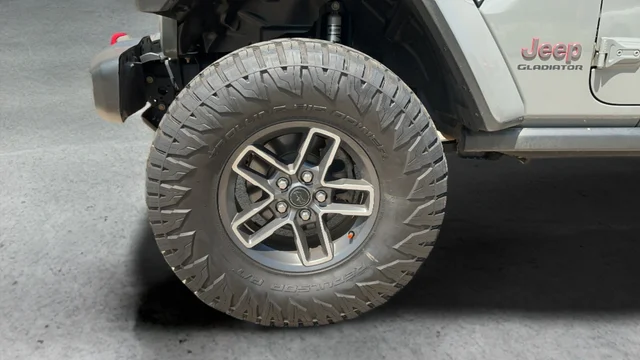 Used 2021 Gray Jeep Rubicon image 26