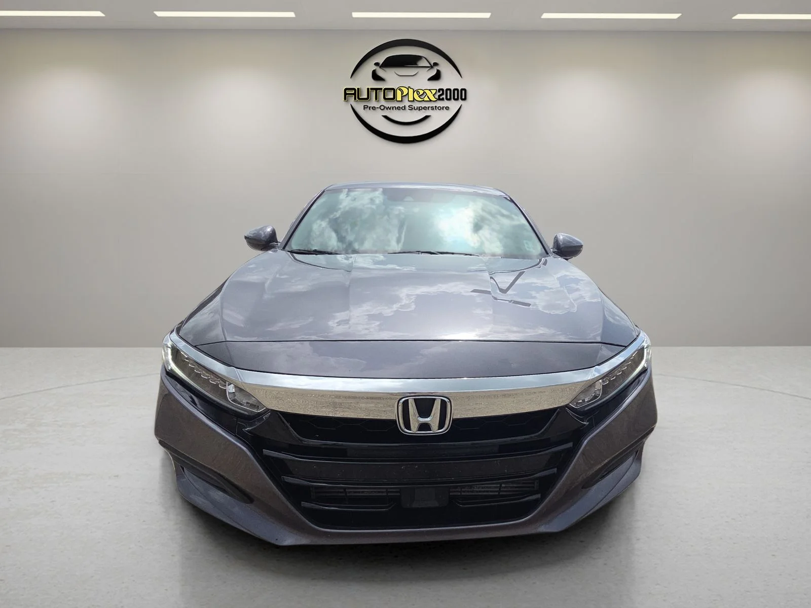 Used 2018 Gray Honda EX-L image 2