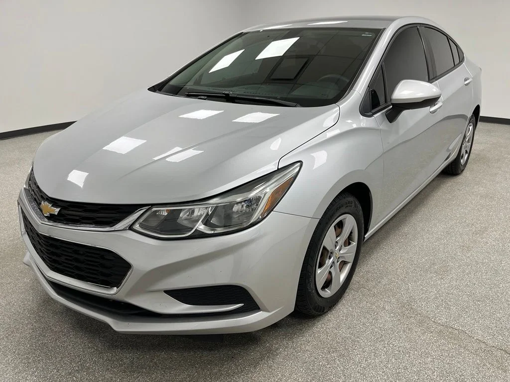 Used 2018 Silver Chevrolet LS image 4