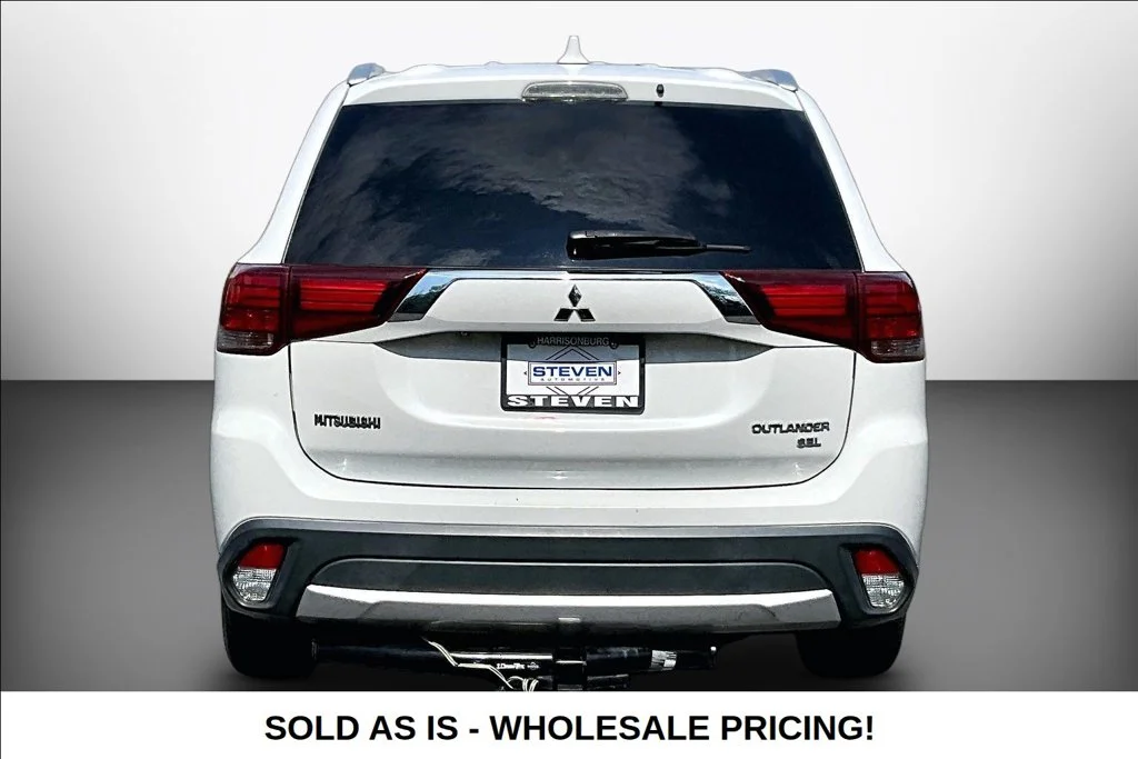 Used 2017  Mitsubishi  image 5