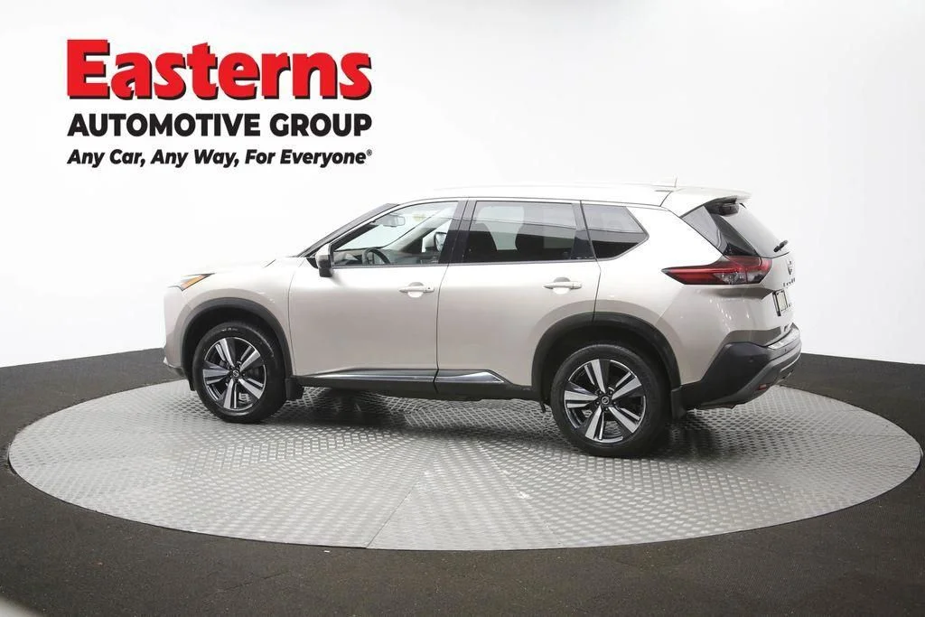 Used 2021 Gold Nissan SL image 66