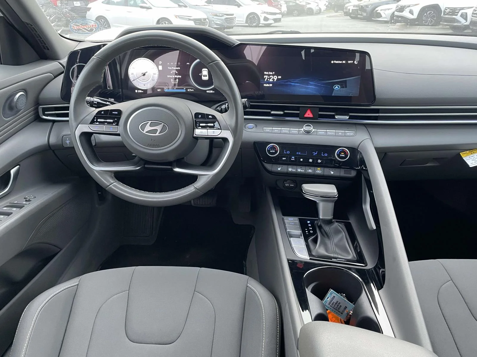 Used 2024 Serenity White Hyundai SEL image 4