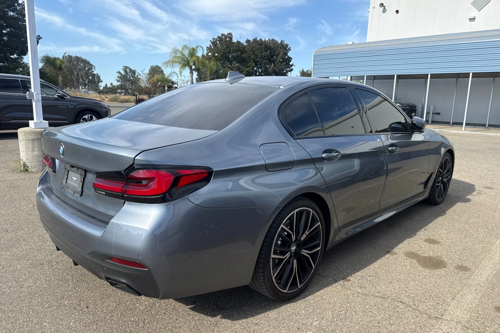 Used 2022 Blue BMW 530i image 4
