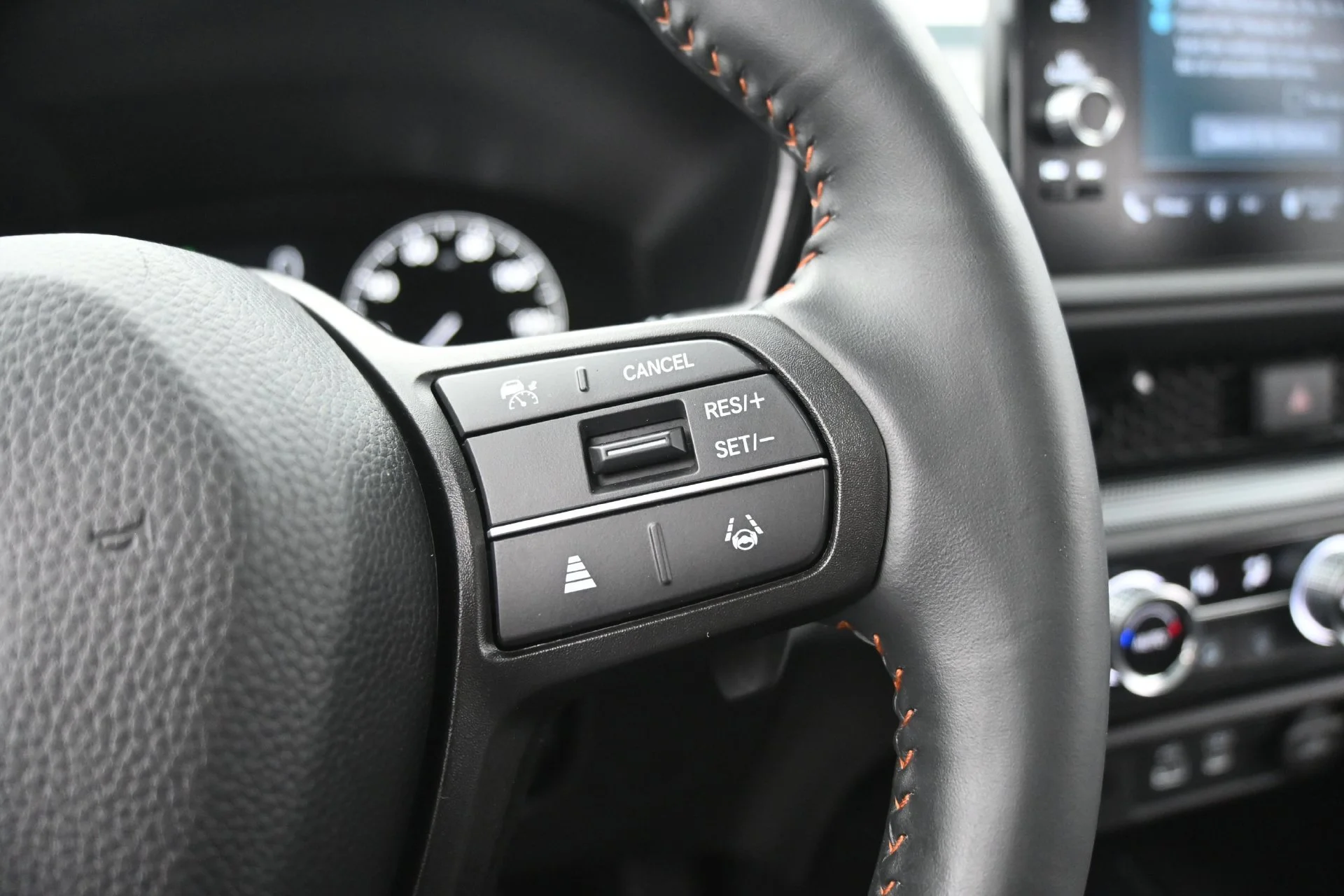 Used 2024  Honda 5D WAGON HYBRID SPORT-L AWD image 25