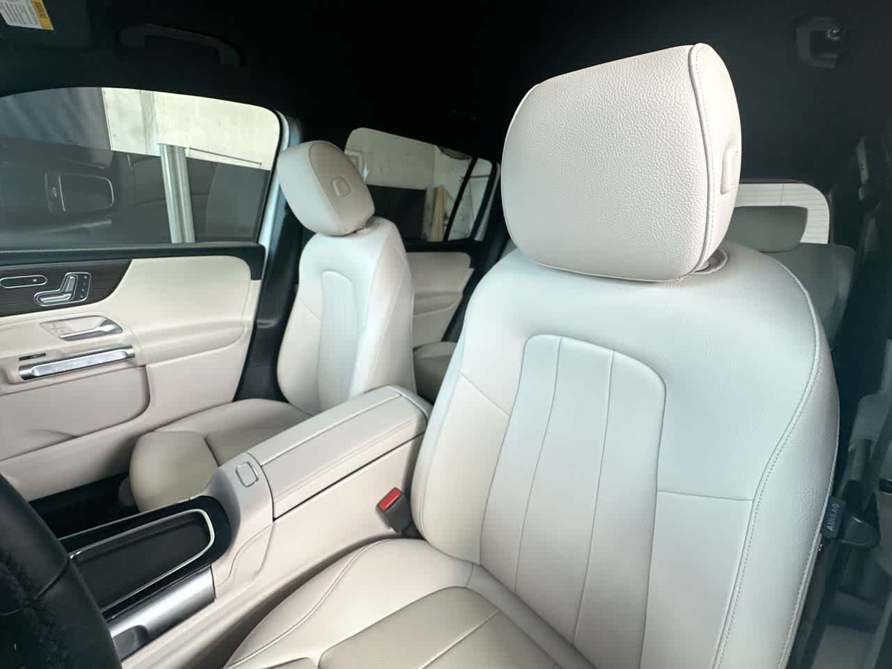 Used 2025 Polar White Mercedes-Benz GLB 250 image 14