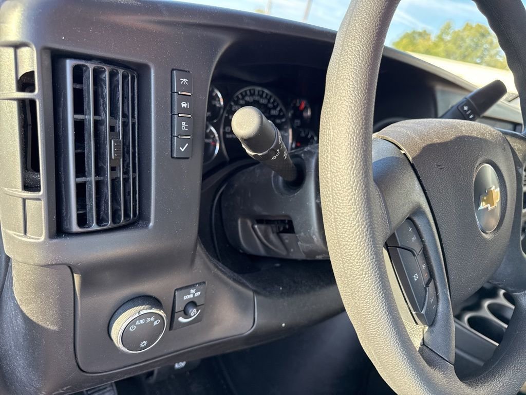 2025 Chevrolet Express Cargo Work Van - Photo 28