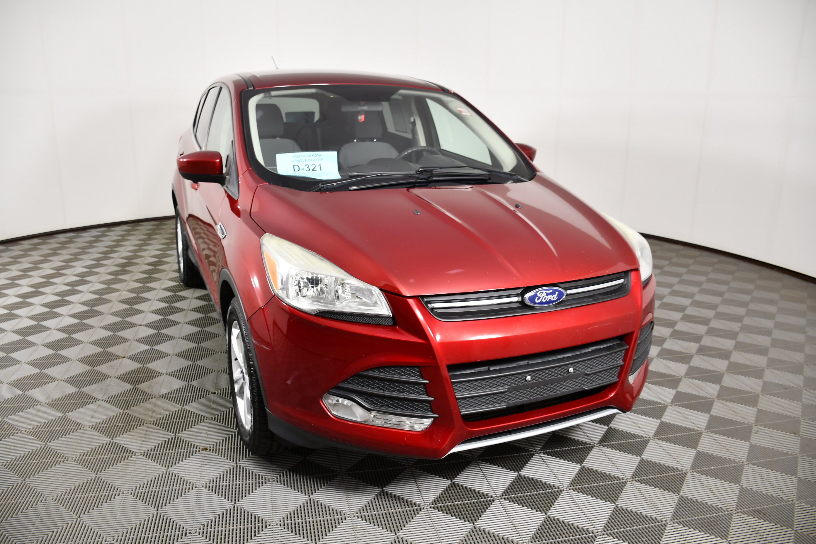 Used 2015 Ruby Red Metallic Ford SE image 3