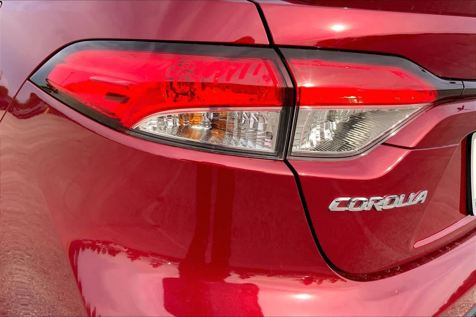 Used 2026 Ruby Flare Pearl Toyota Hybrid SE image 28