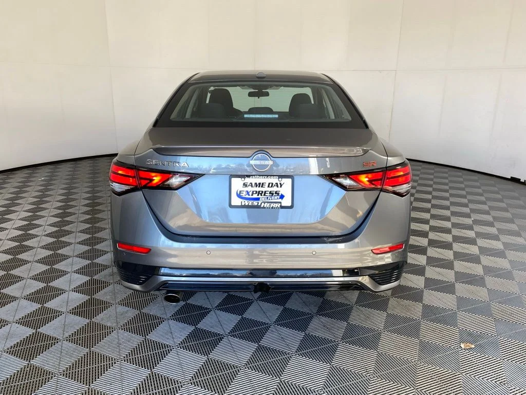 Used 2025 Gray Nissan SR image 9