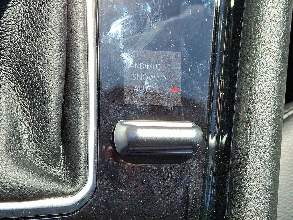New 2026 Black Jeep Latitude image 15