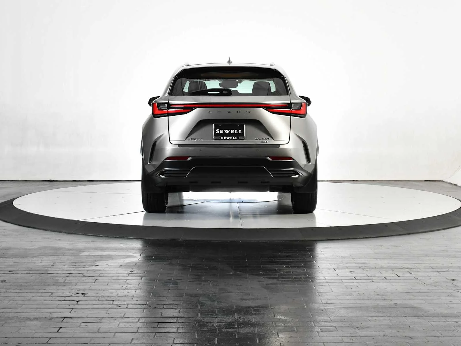 Used 2025 Atomic Silver Lexus Premium image 4