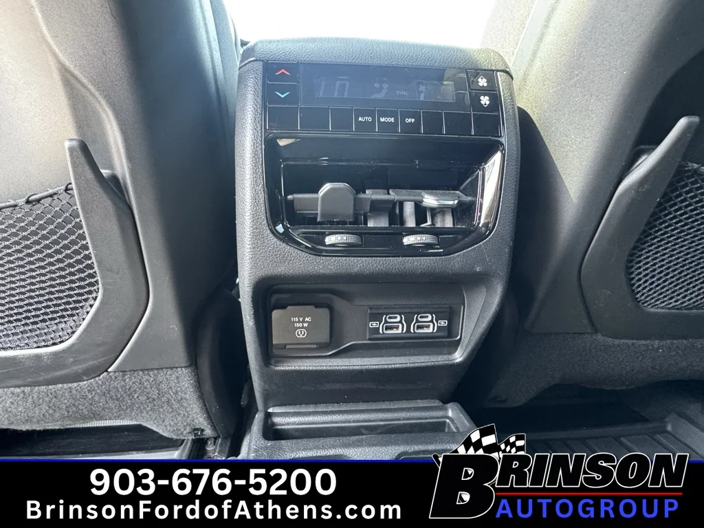 Certified Used 2023 Baltic Gray Metallic Clearcoat Jeep Altitude image 17