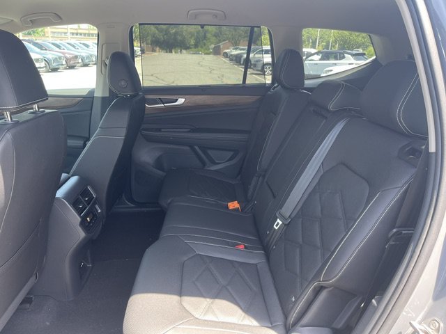 New 2026 Pure Gray Volkswagen 2.0T SE W/TECHNOLOGY image 11