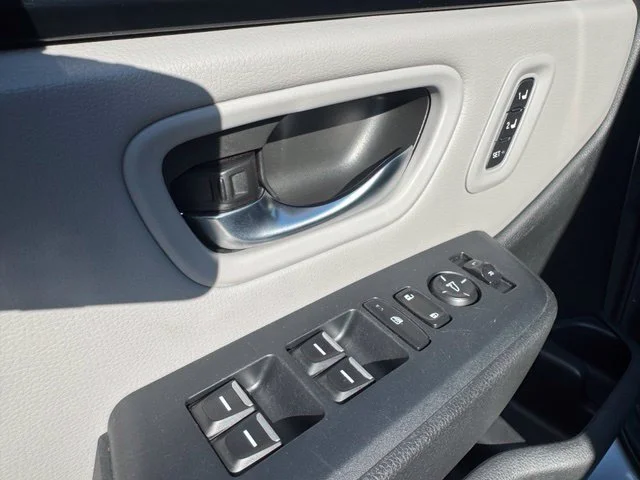 Used 2025 Silver Honda Touring image 21
