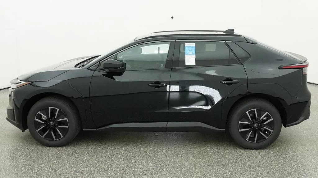 New 2026 Midnight Black Metallic Toyota XLE image 46