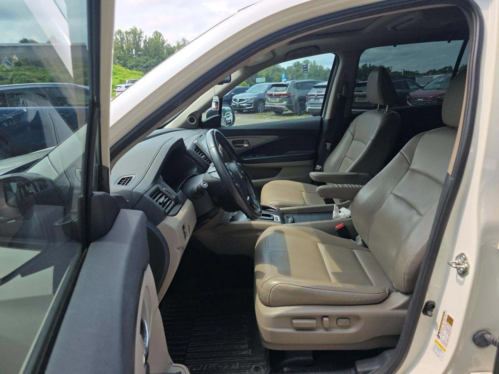 Used 2016 White Diamond Pearl Honda EX-L image 5