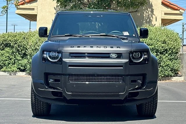 New 2026 Santorini Black Land Rover X-Dynamic SE image 8