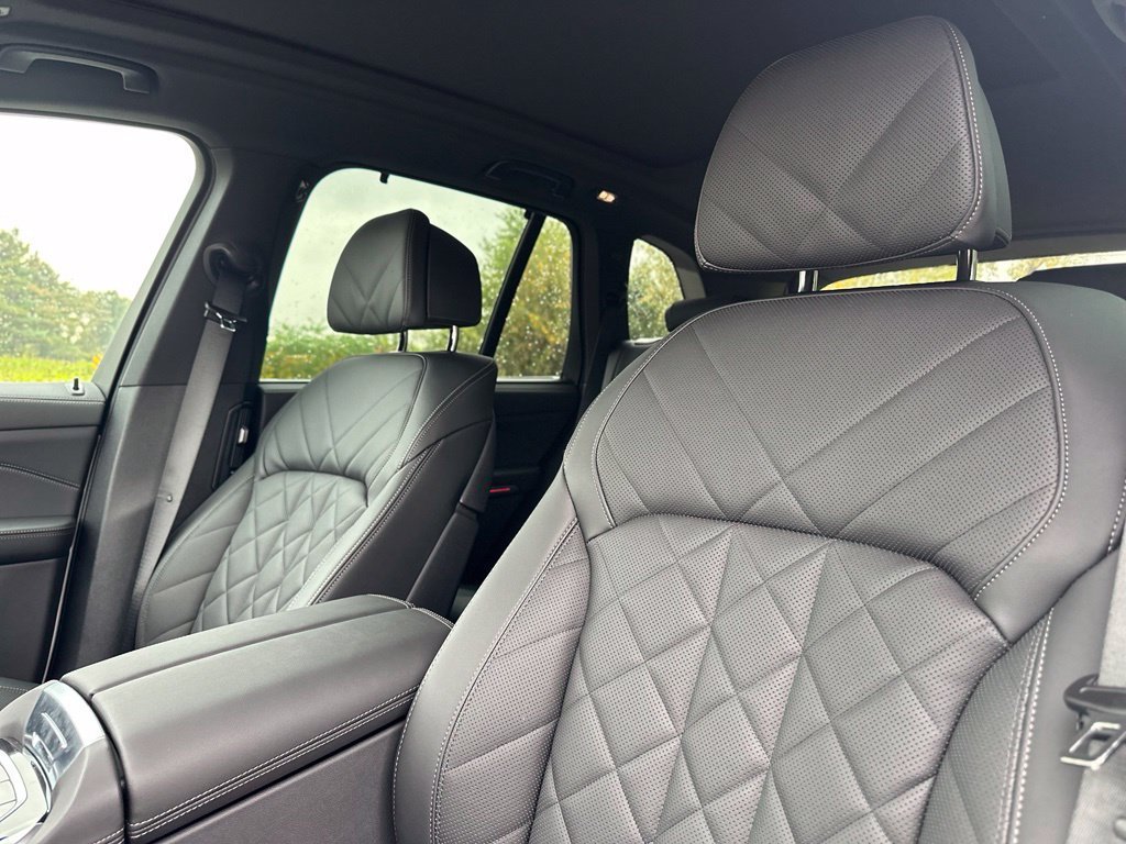 New 2026 Alpine White BMW xDrive40i image 16