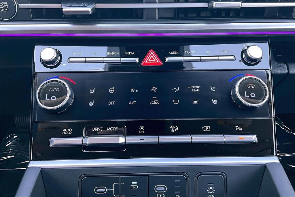 2025 Hyundai Santa Fe Limited - Photo 32