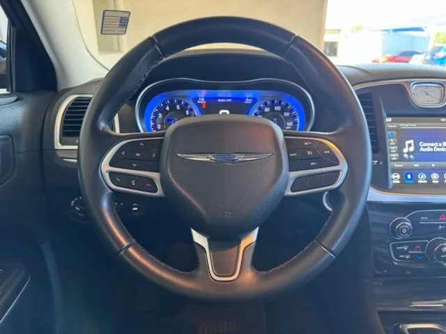 2018 Chrysler 300 Touring - Photo 14
