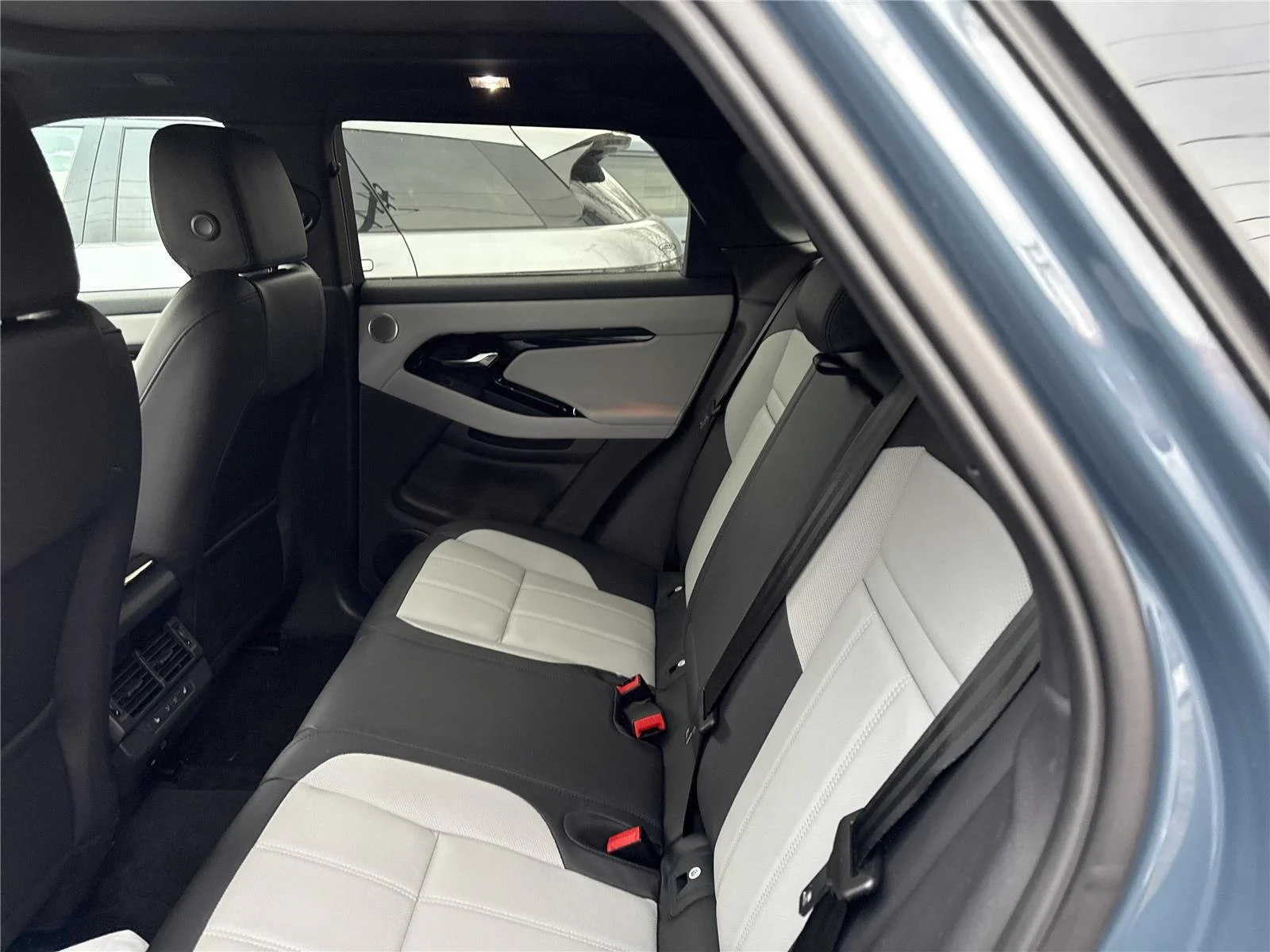 New 2026 Tribeca Blue Metallic Land Rover Dynamic SE image 8