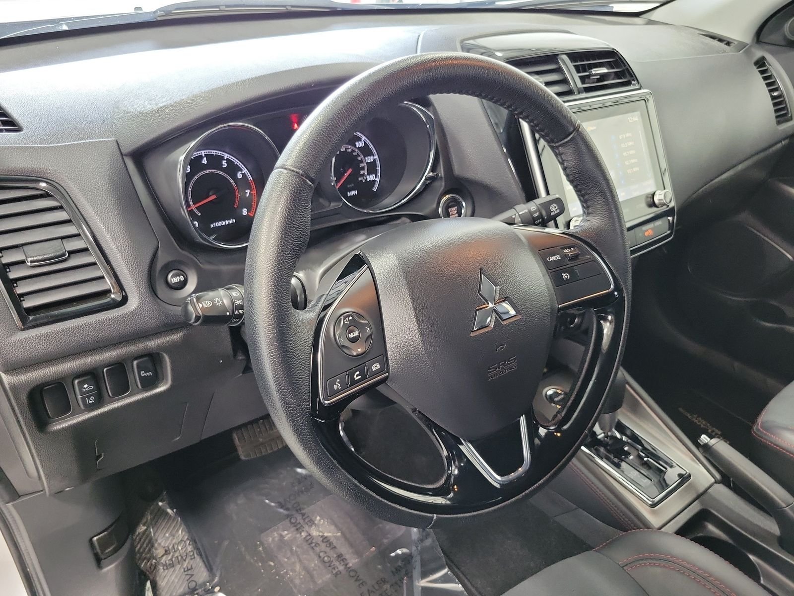 Used 2024 Silver Mitsubishi 2.0 SE image 9