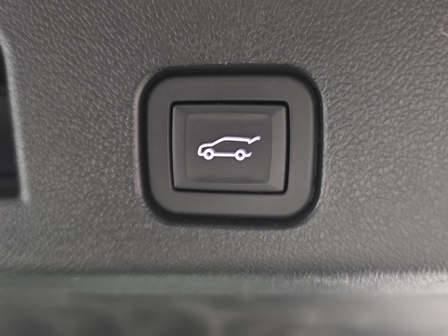 Used 2024 Mosaic Black Metallic Chevrolet AWD Z71 image 4
