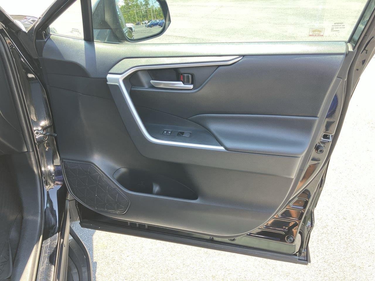 Used 2021 Black (Midnight Black Metallic) Toyota XLE Premium AWD image 32