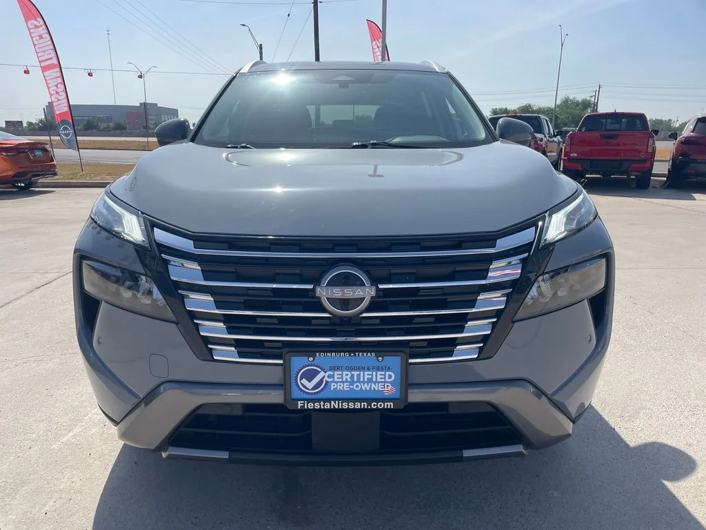 Used 2025 Gray Nissan SL image 8