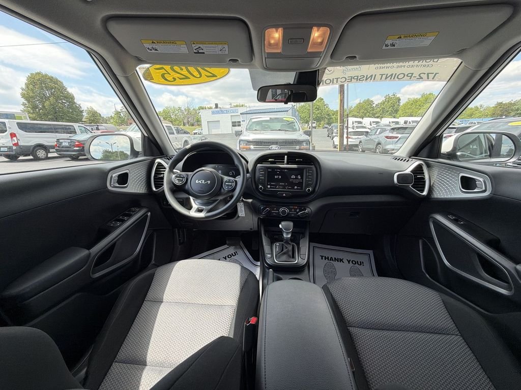 2025 Kia Soul LX - Photo 10