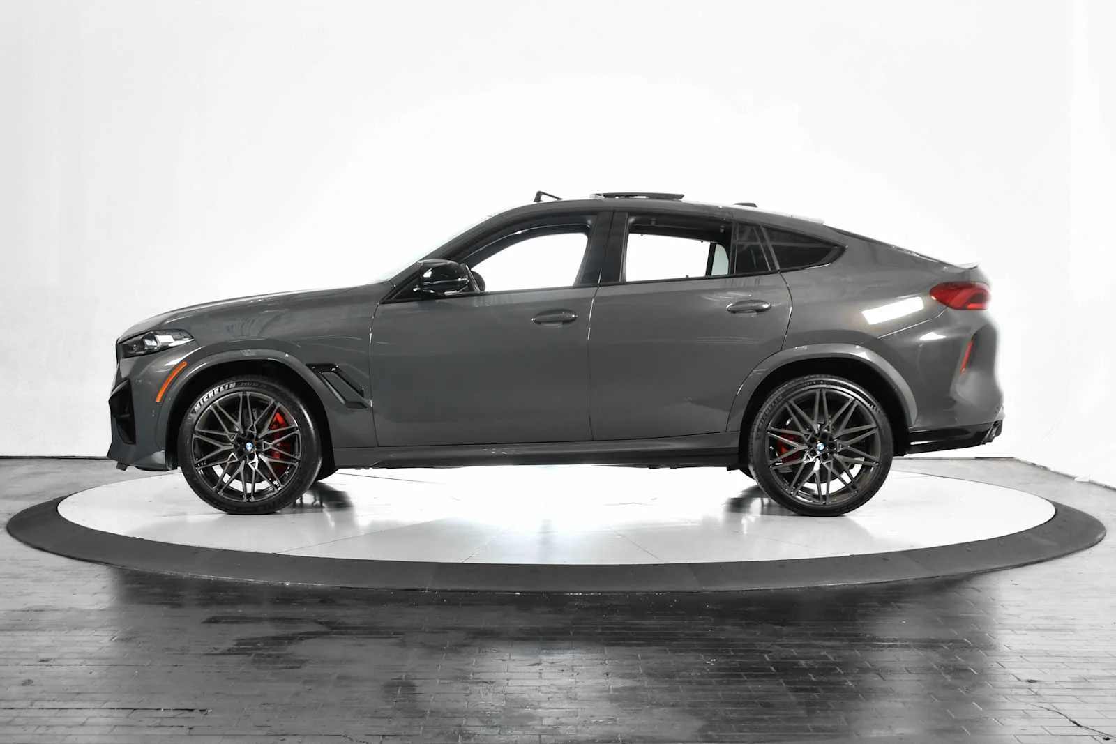 Used 2025 Dravit Grey Metallic BMW  image 2