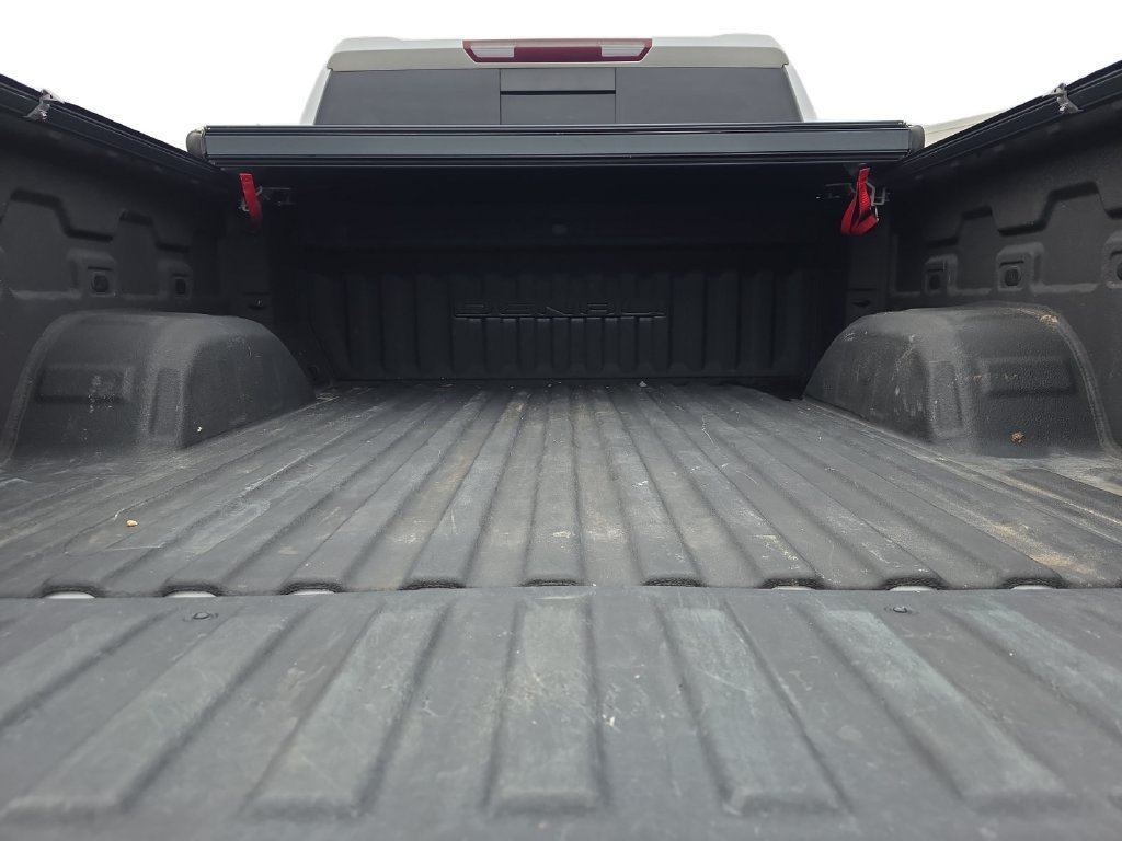 Used 2021 White GMC Denali image 33