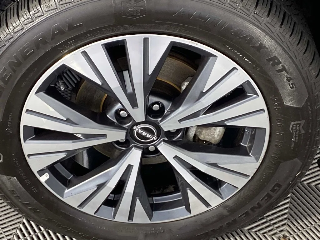Used 2023 Gun Metallic Nissan SV image 27