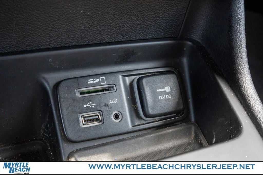 Used 2017 Light Brownstone Pearlcoat Jeep Limited image 23