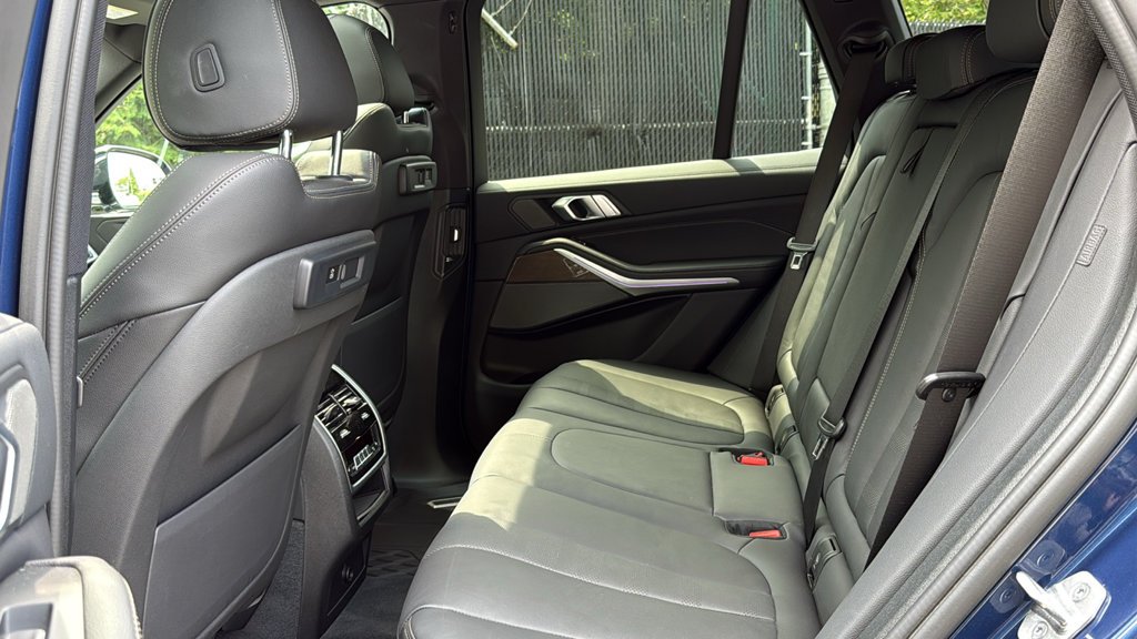 Used 2021 Phytonic Blue Metallic BMW xDrive40i image 24