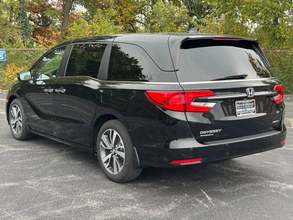 Used 2024 Black Honda Touring image 10
