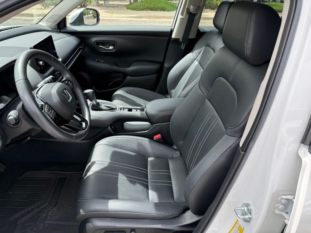 Used 2024 Platinum White Pearl Honda EX-L image 11