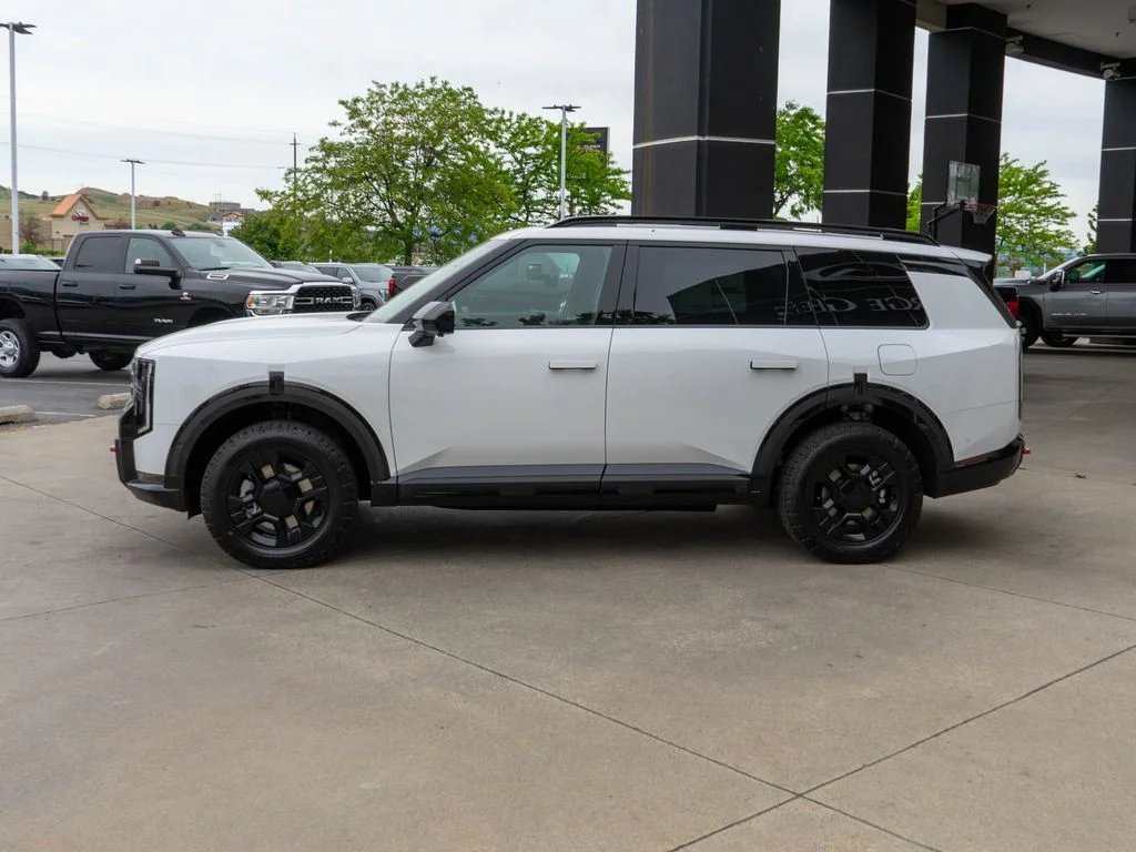 New 2027 Glacial White Pearl Kia X-Pro SX Prestige image 4