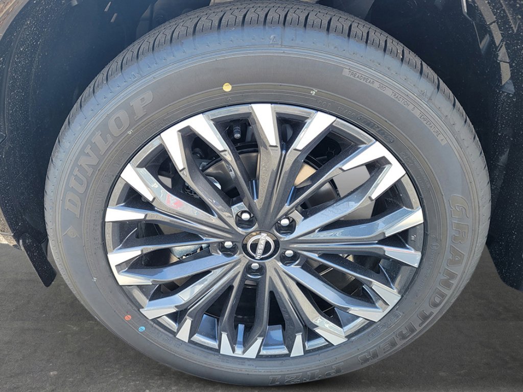 New 2026 Champagne Silver Metallic / Super Black Two-tone Nissan Platinum image 9
