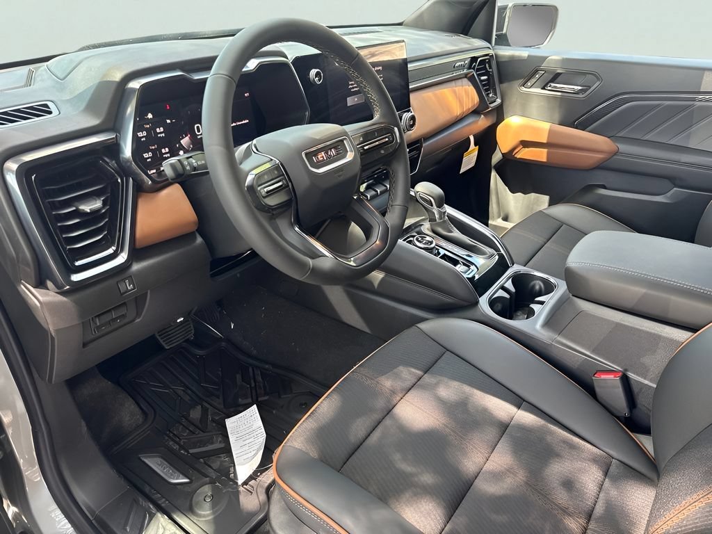 2026 GMC Canyon AT4 - Photo 8