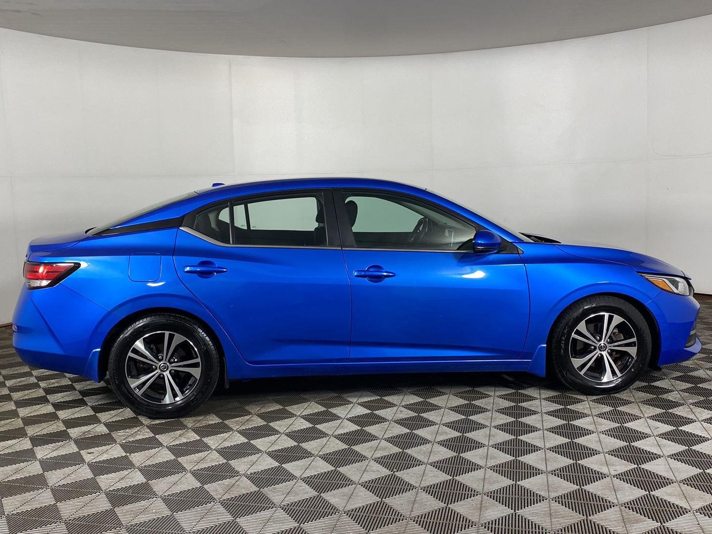 Used 2020 Electric Blue Metallic Nissan SV image 4
