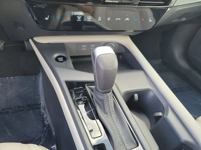 New 2026 Aspen White TriCoat Nissan SL image 19