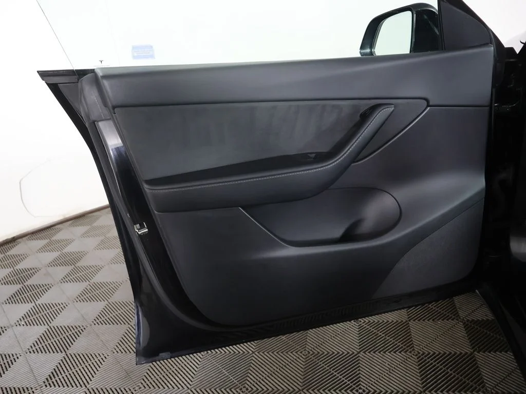 Used 2021 Black Tesla Long Range image 31