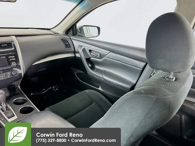 Used 2015 Java Metallic Nissan 2.5 S image 21