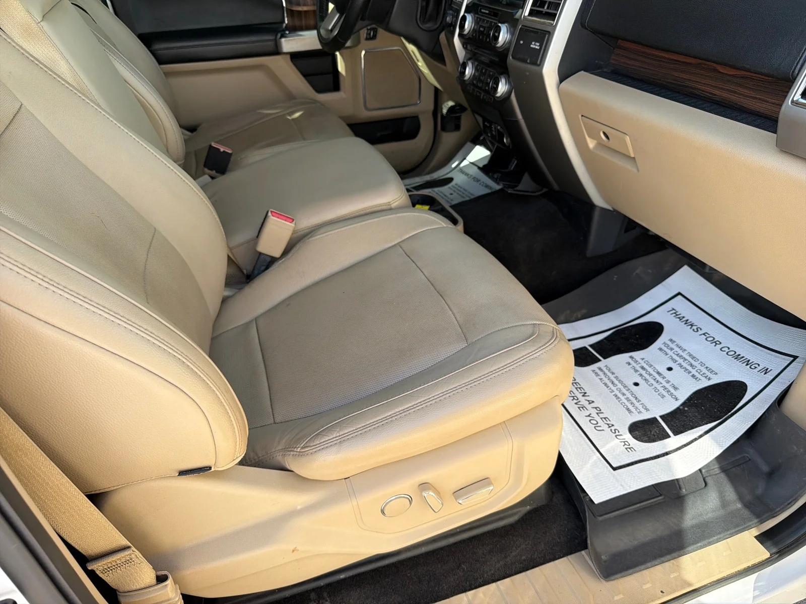 Used 2015 White Platinum Metallic Tri-Coat Ford Lariat image 18
