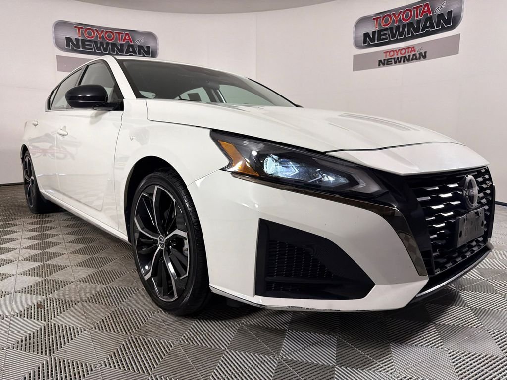 2023 Nissan Altima SR